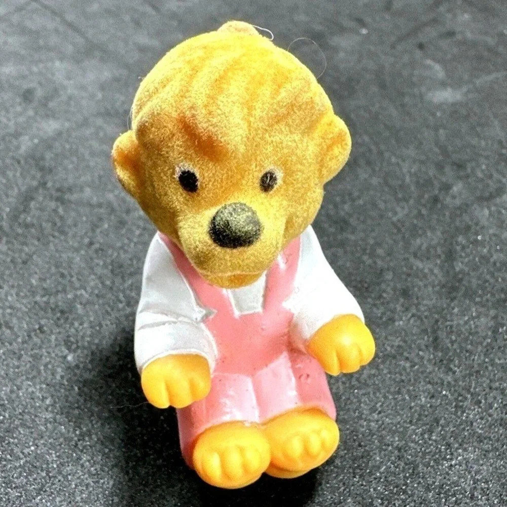 1986 Berenstain Bears Figure‎ with Red Wagon Collectible Toy